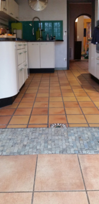 1 - cuisine avec sol carrelé d'origine